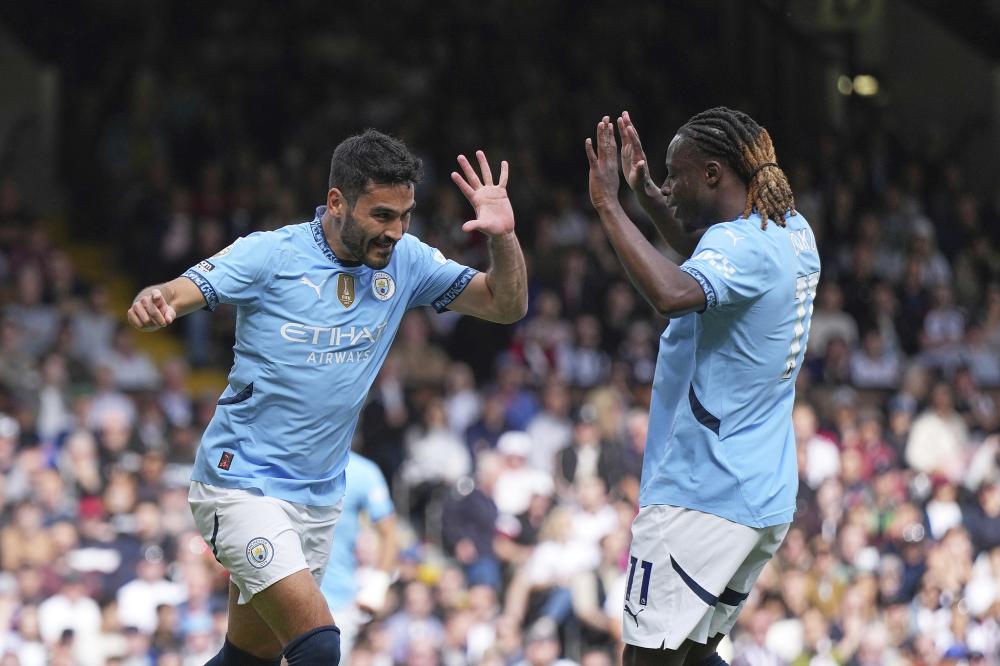 沃克＆乔治发挥出色，沃克半场16分已经刷新赛季新高